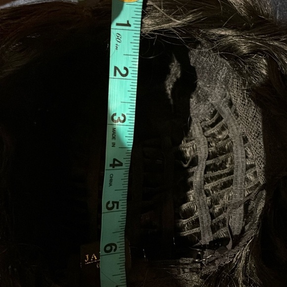 Vintage style silky soft synthetic curly hair wig - Picture 7 of 9